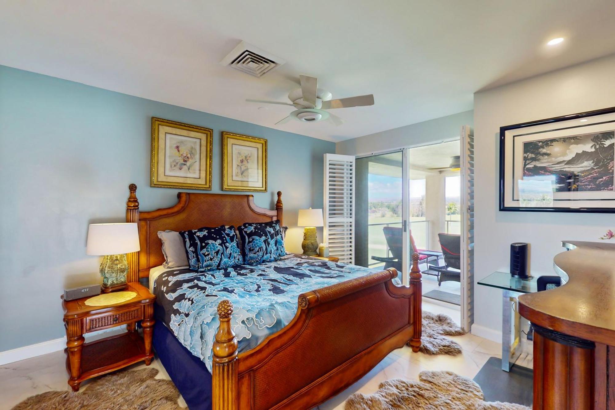 Tropical Elegance Golf Course Penthouse